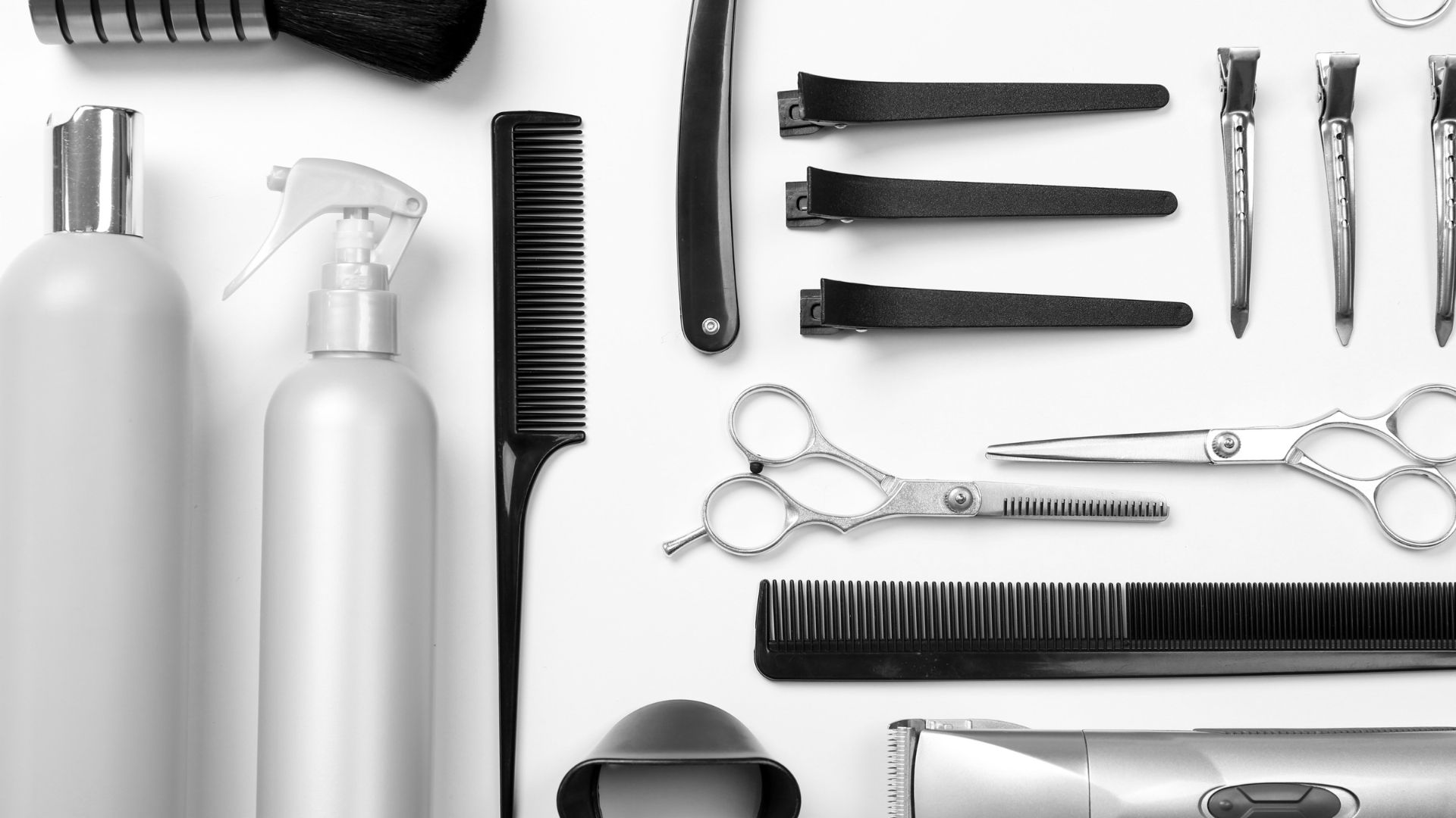 Narzędzia fryzjerskie – jakich nie powinno zabraknąć w salonie?